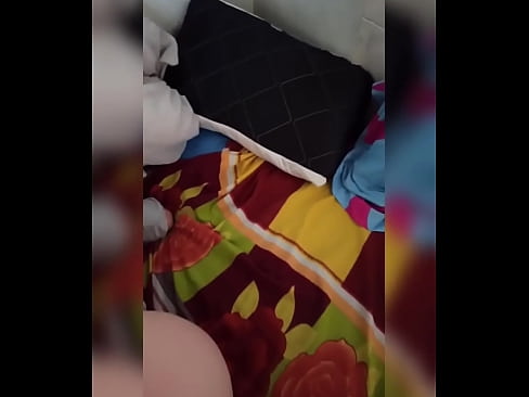 ❤️ Менин комнаташым үйдө жалгыз калат, анткени күйөөсү каникулга кетип жатат, мен аны сиккенге жана эшегин сүткө толтурганга мүмкүнчүлүк берем Шлюздер бизде ky.hentai-id-tv.ru ❌️❤